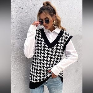 NWOT V-neck Houndstooth Pattern sweater vest